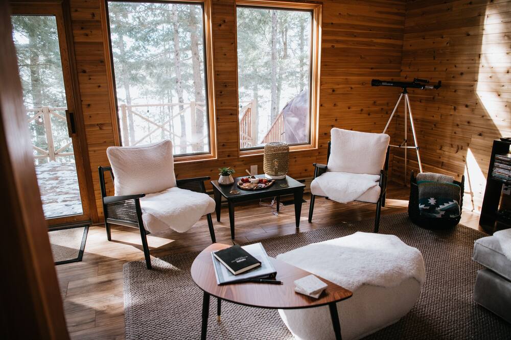 Photo of Livingroom in South River