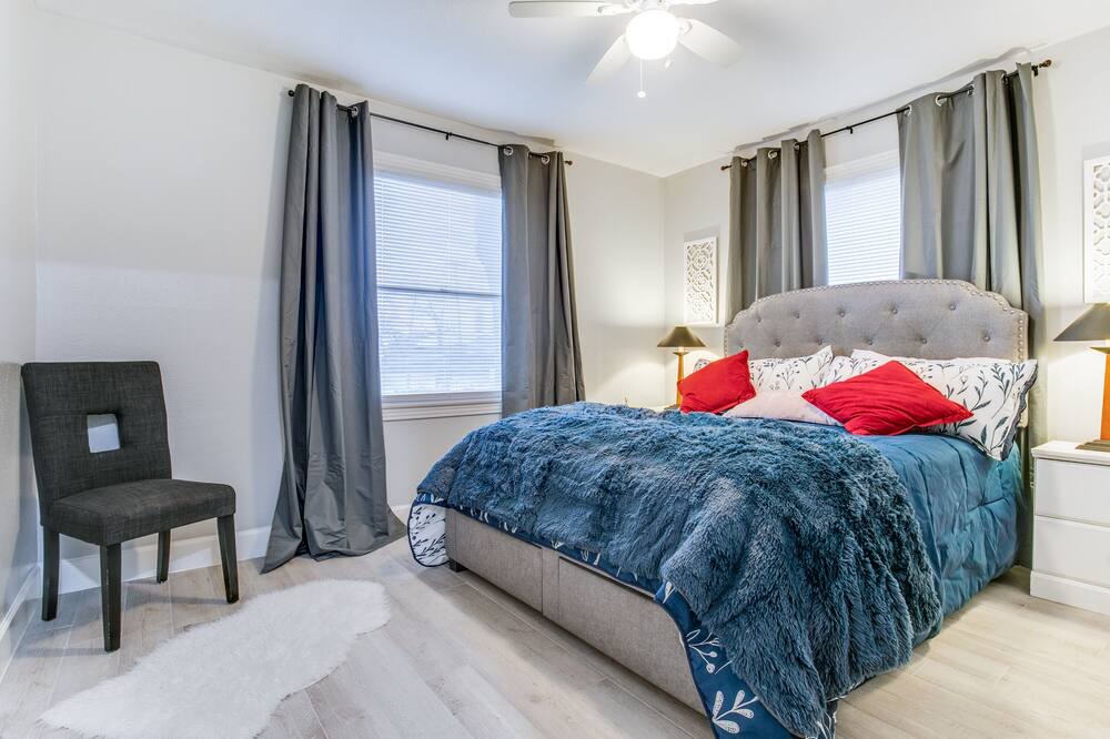 Photo of Bedroom in Pasadena