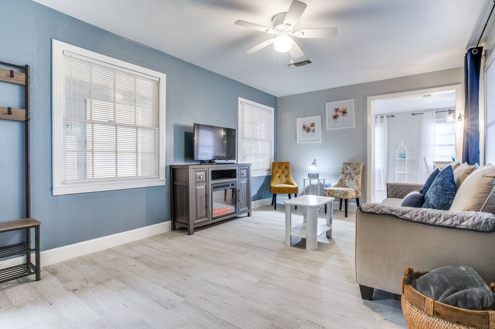 Photo of Livingroom in Pasadena