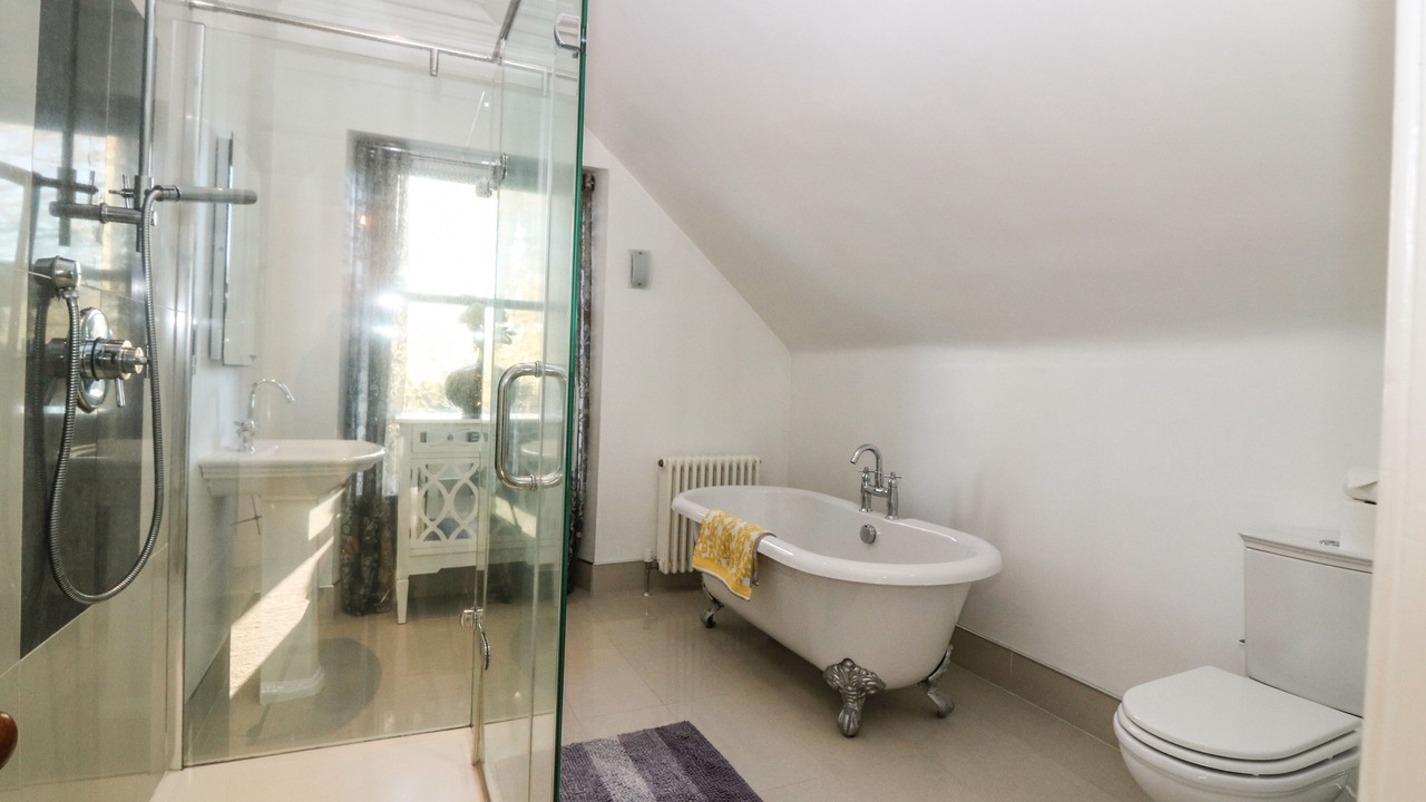 Photo of Bathroom in Old Deer