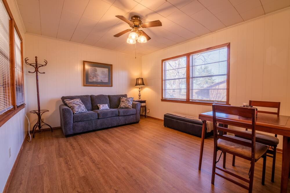 Photo of Livingroom in Pittsburg