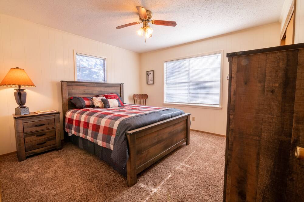 Photo of Bedroom in Pittsburg