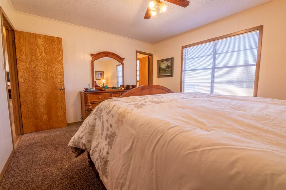 Photo of Bedroom in Pittsburg
