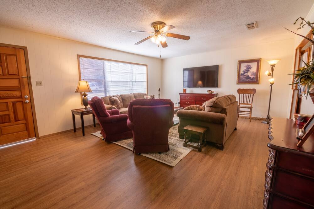 Photo of Livingroom in Pittsburg