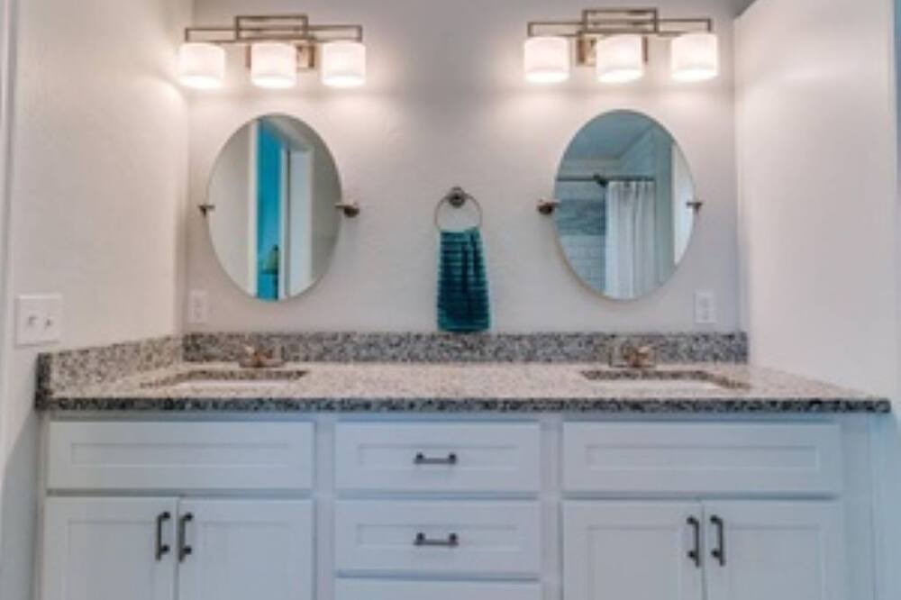 Photo of Bathroom in Guthrie