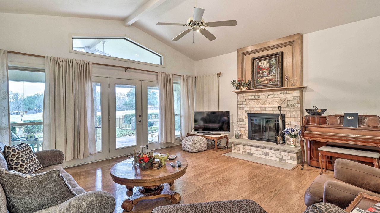 Photo of Livingroom in Salado