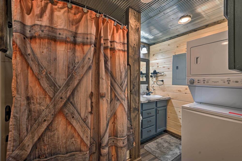 Photo of Bathroom in Broken Bow
