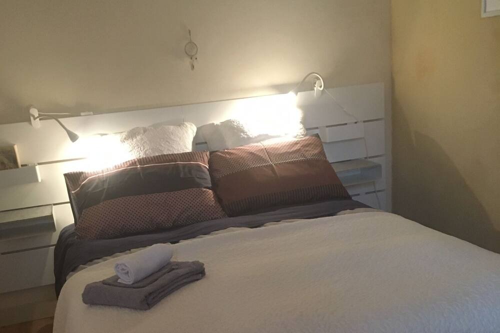 Photo of Bedroom in Saint-Amans-Valtoret