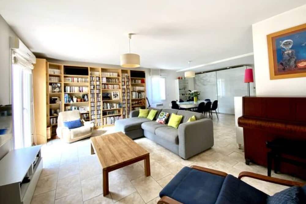 Photo of Livingroom in Moulezan