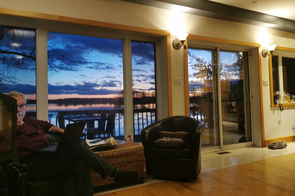 Photo of Livingroom in Pincourt