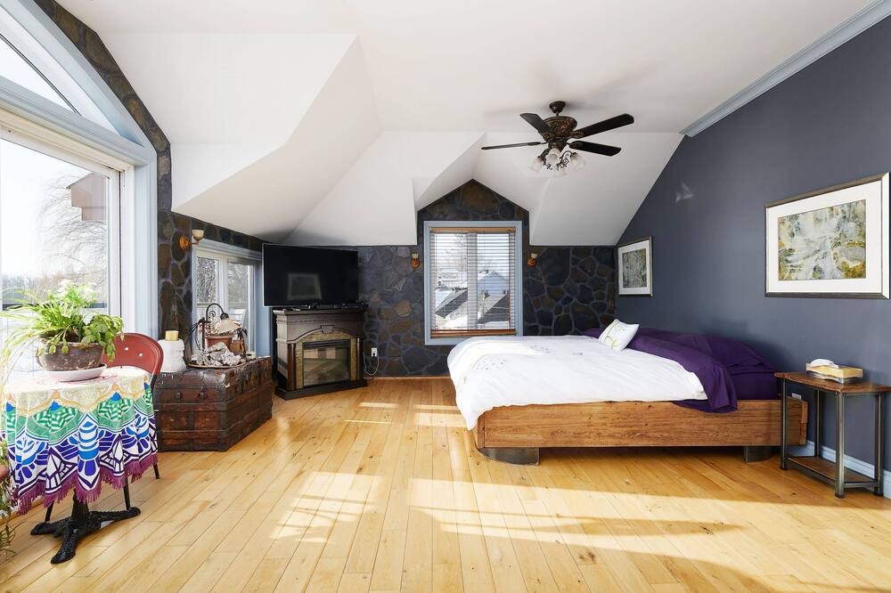 Photo of Bedroom in Pincourt