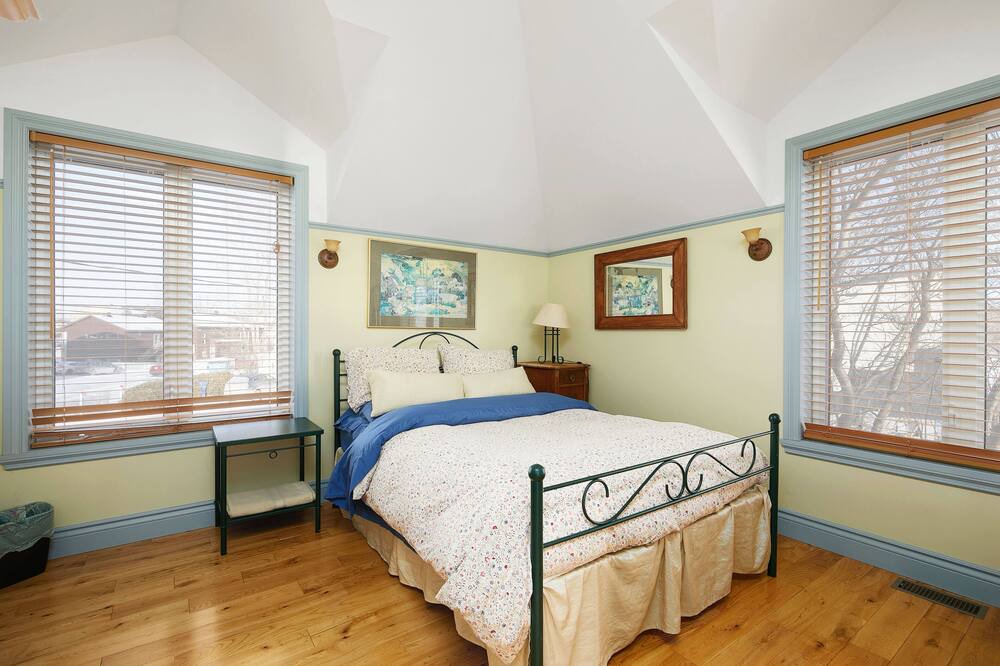 Photo of Bedroom in Pincourt