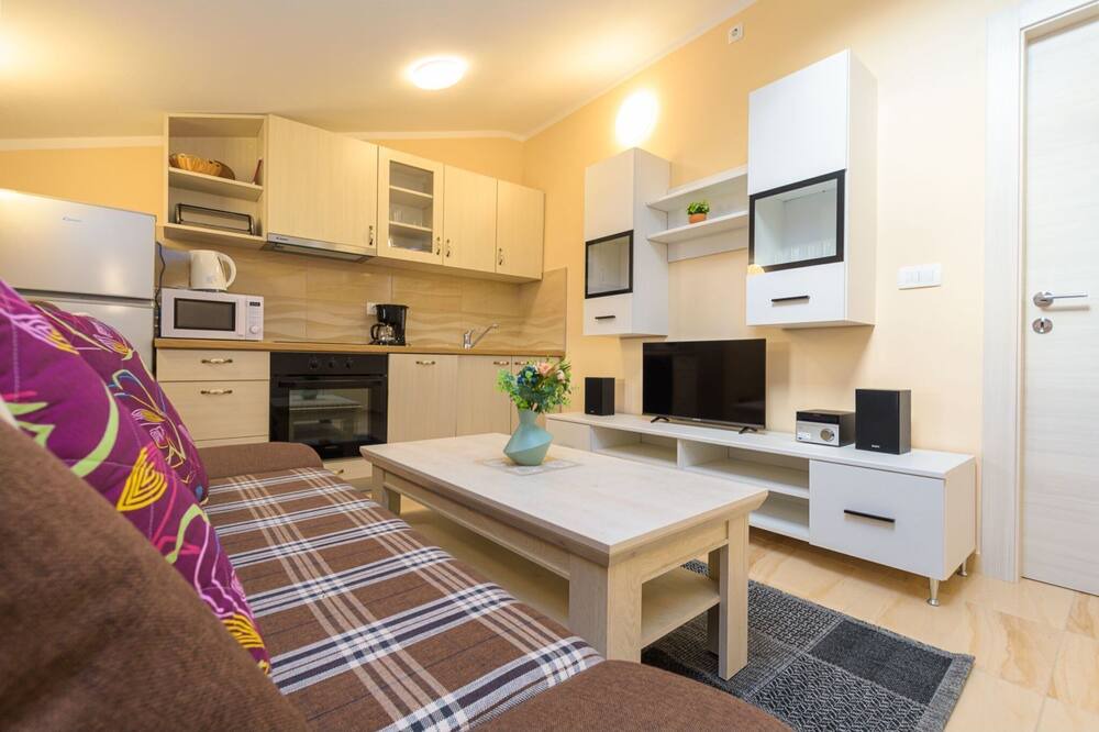 Photo of Livingroom in Pican