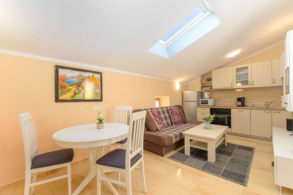 Photo of Livingroom in Pican