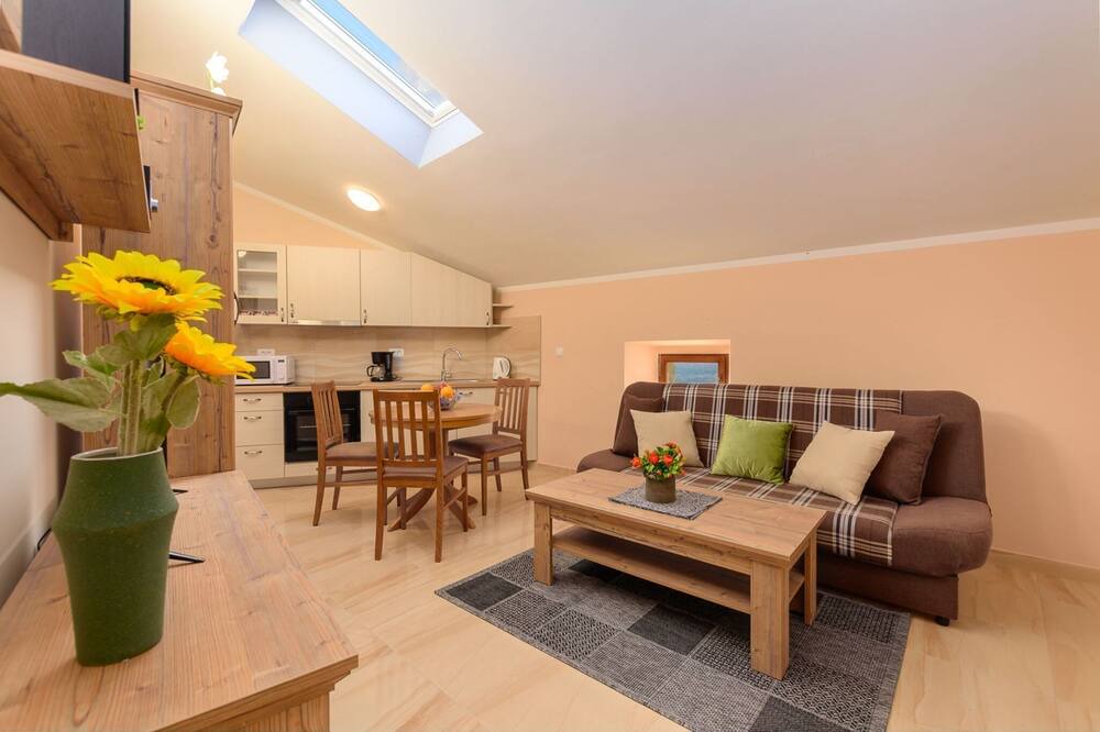 Photo of Livingroom in Pican