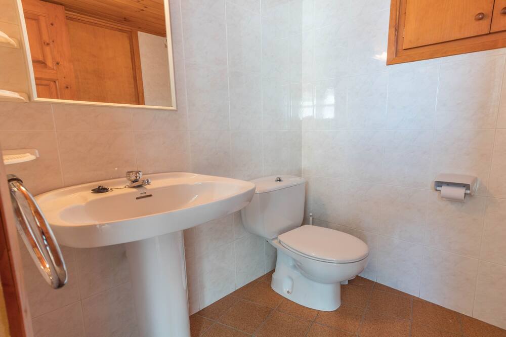 Photo of Bathroom in Prullans