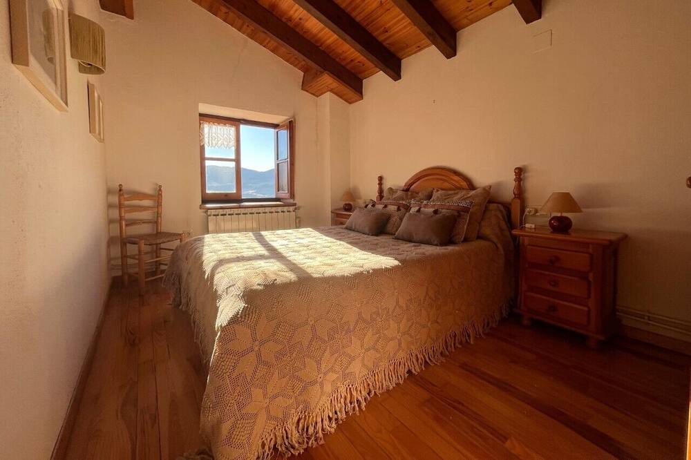 Photo of Bedroom in Prullans