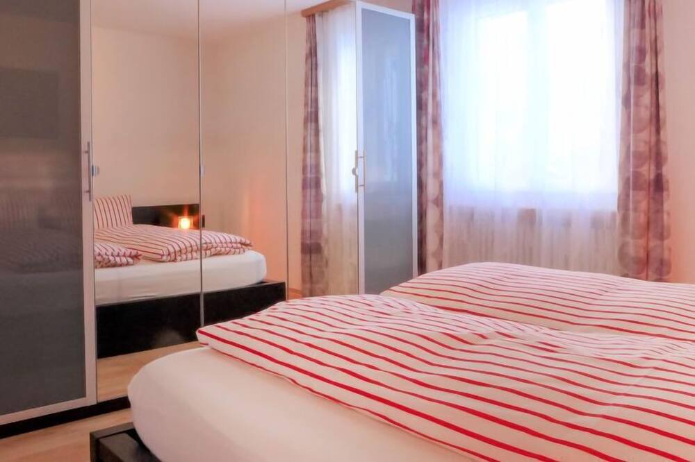 Photo of Bedroom in Taesch