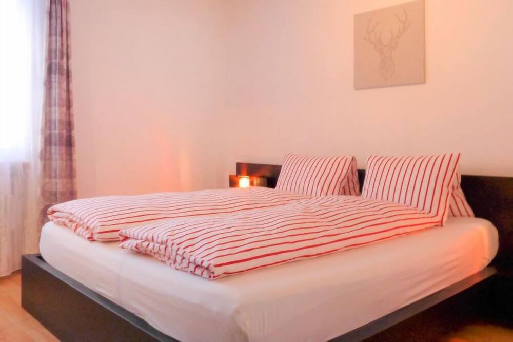 Photo of Bedroom in Taesch