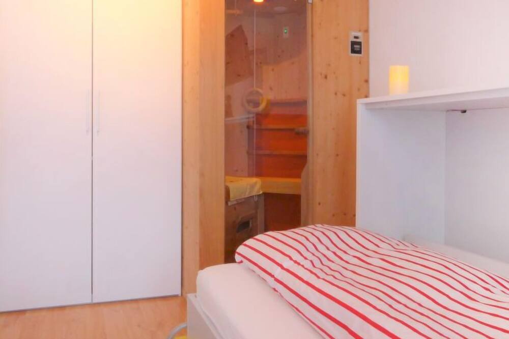 Photo of Bedroom in Taesch