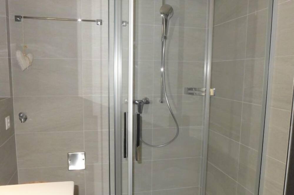 Photo of Bathroom in Taesch
