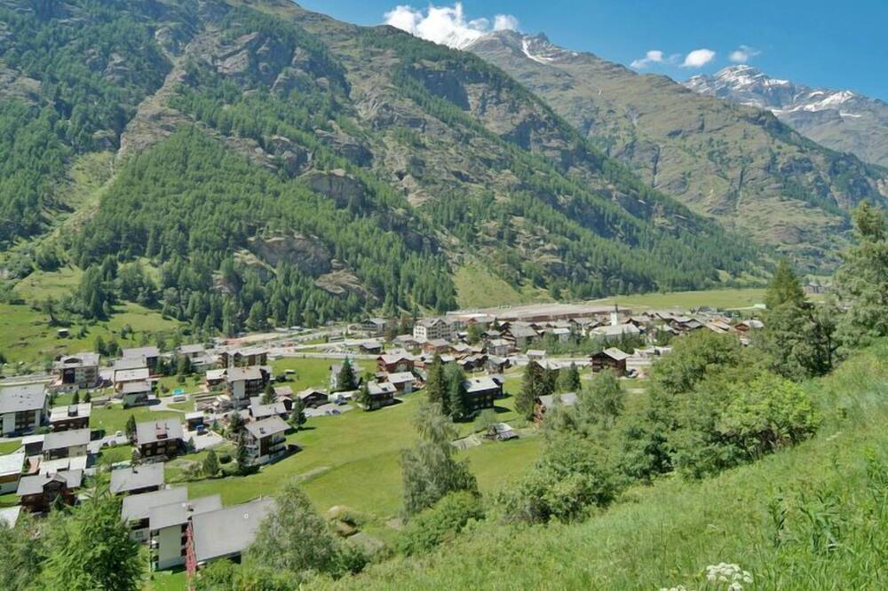 Photo of Outdoor in Taesch