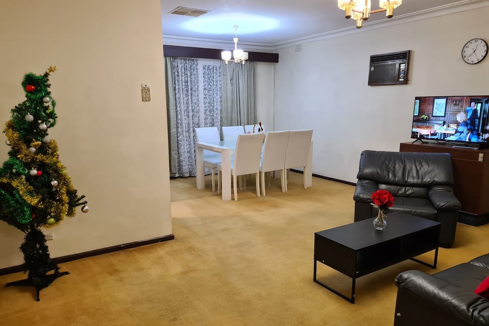 Photo of Livingroom in Clayton South