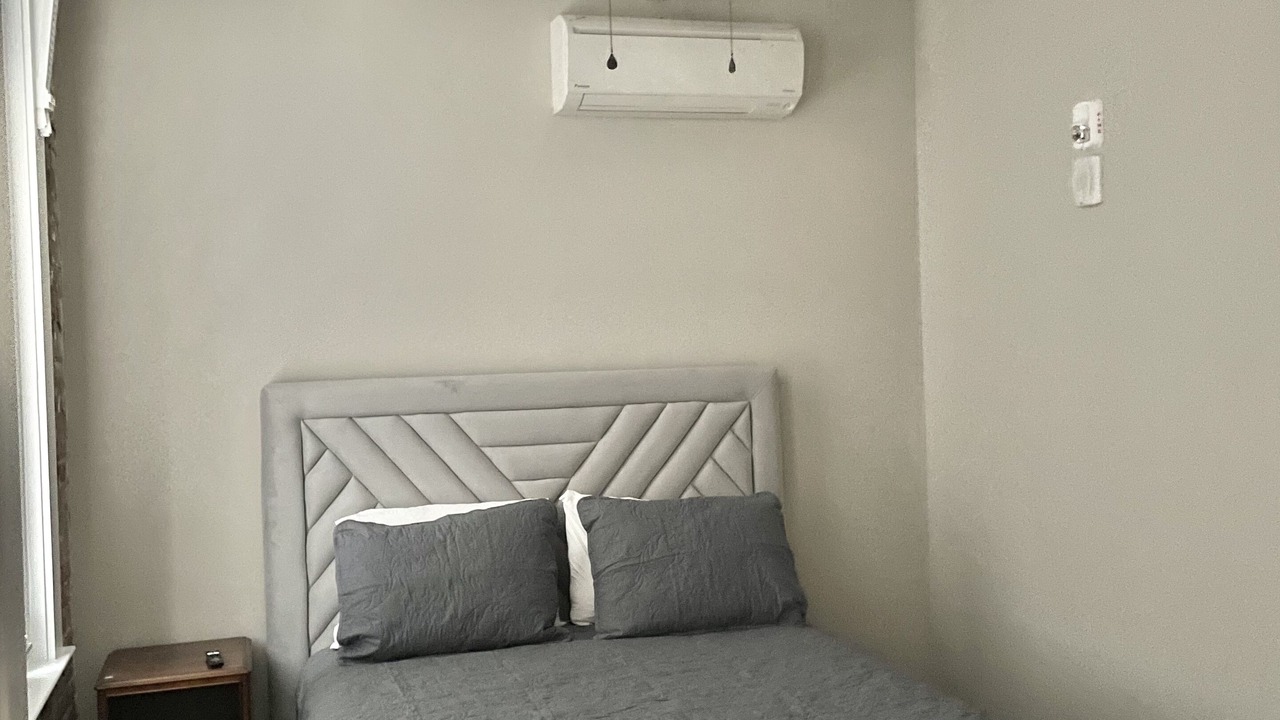 Photo of Bedroom in Crowley