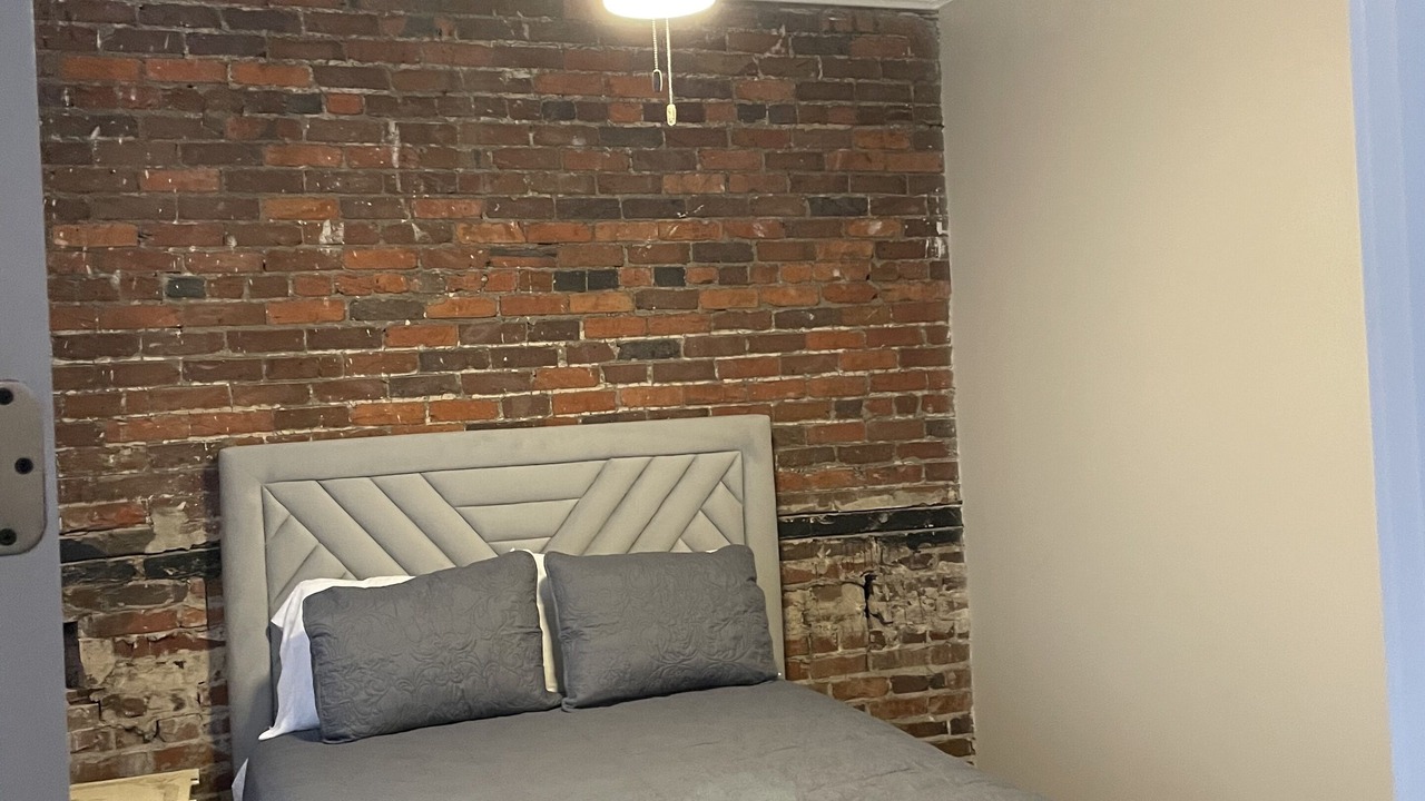 Photo of Bedroom in Crowley