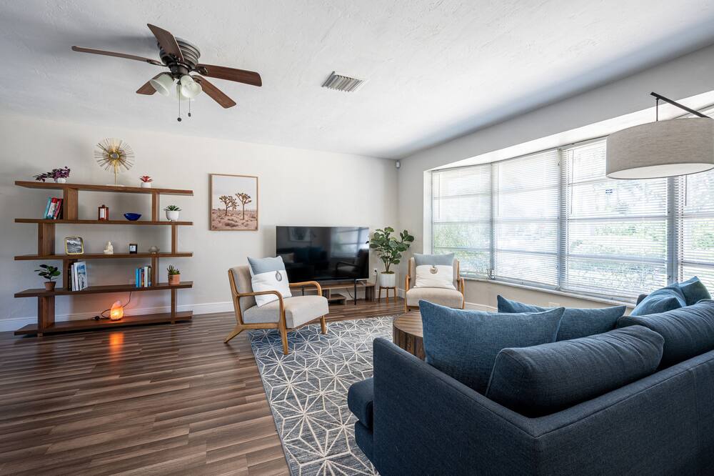 Photo of Livingroom in Redevelopment Area