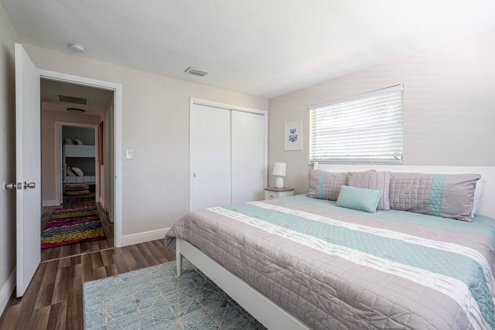 Photo of Bedroom in Redevelopment Area