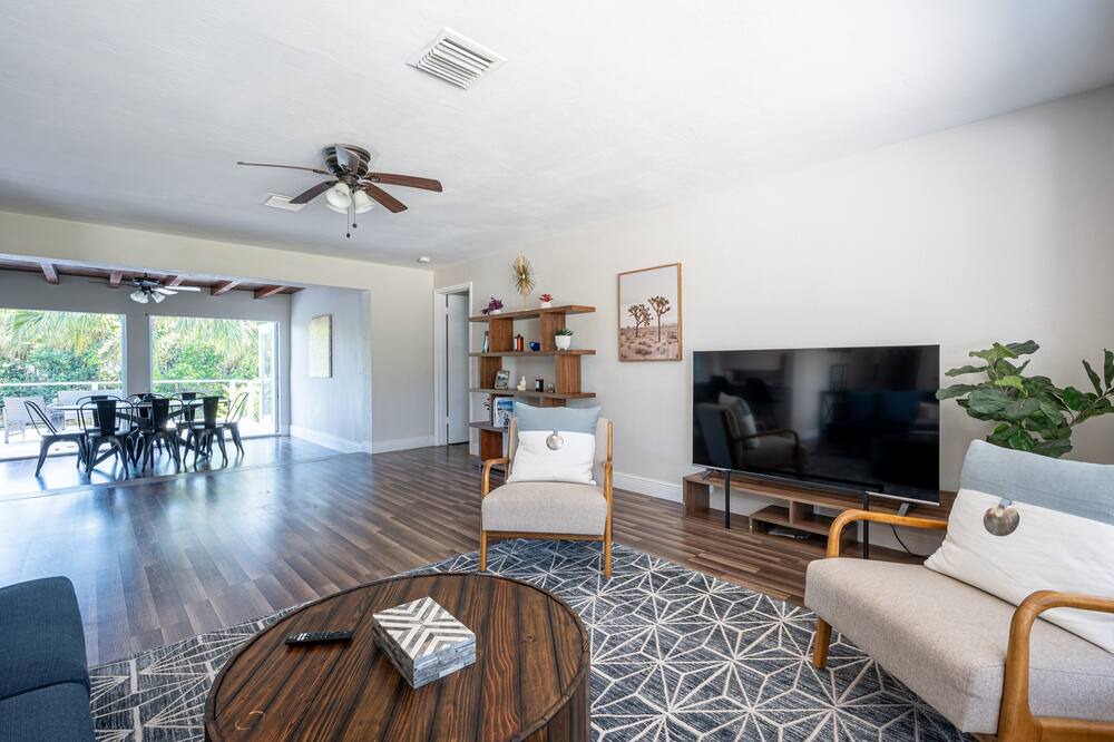 Photo of Livingroom in Redevelopment Area