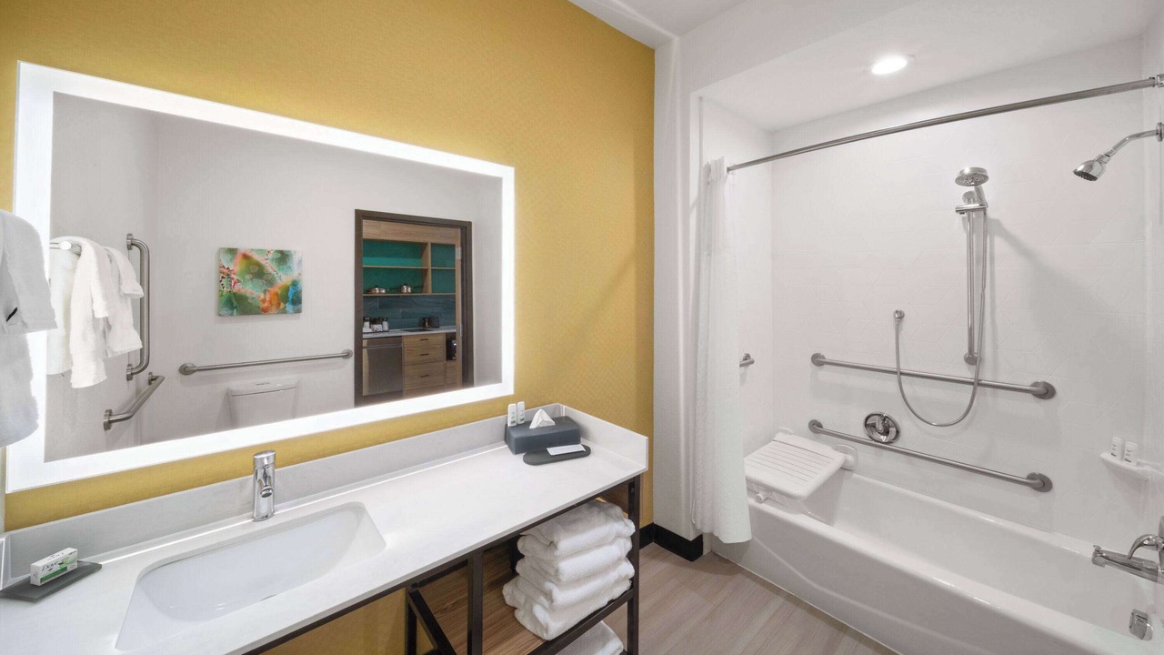 Photo of Bathroom in El Dorado West