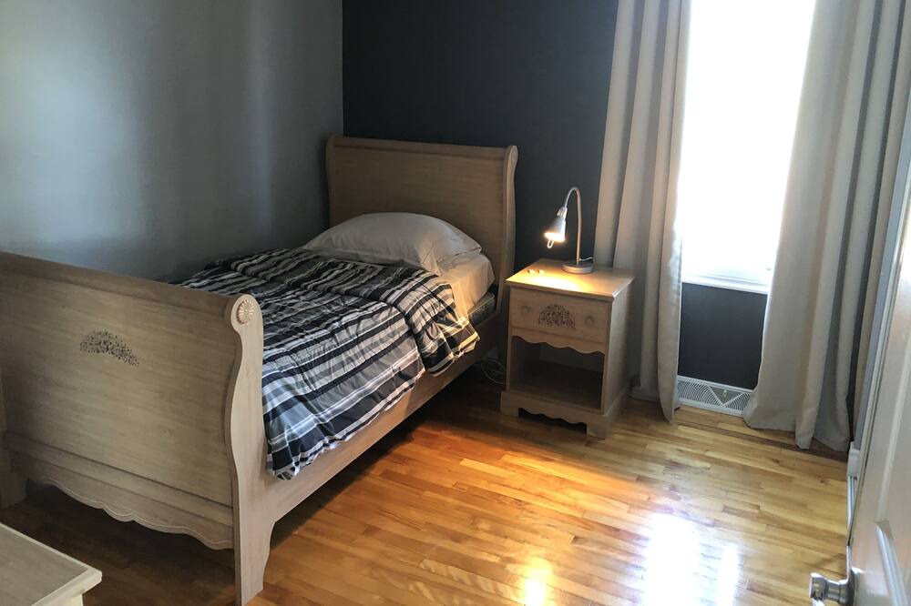 Photo of Bedroom in Saint-Hubert