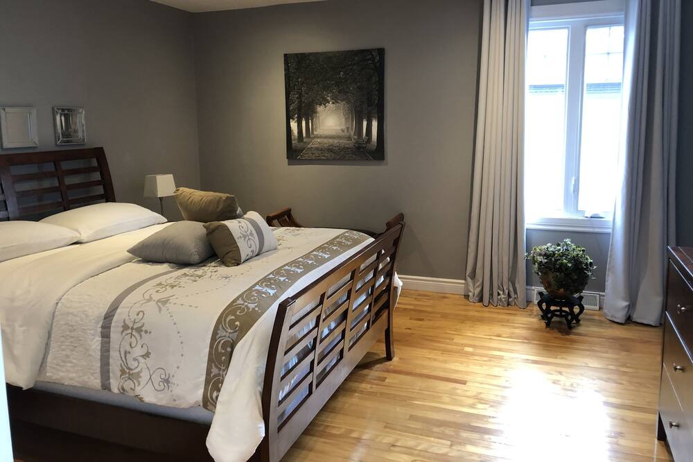 Photo of Bedroom in Saint-Hubert