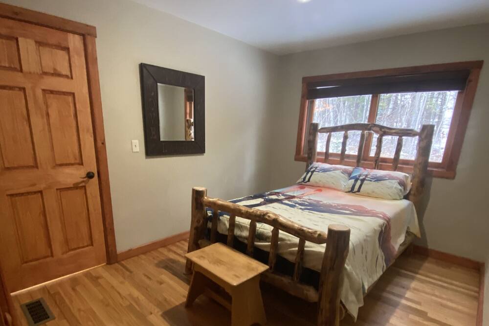 Photo of Bedroom in North Creek