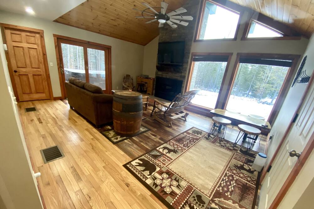 Photo of Livingroom in North Creek