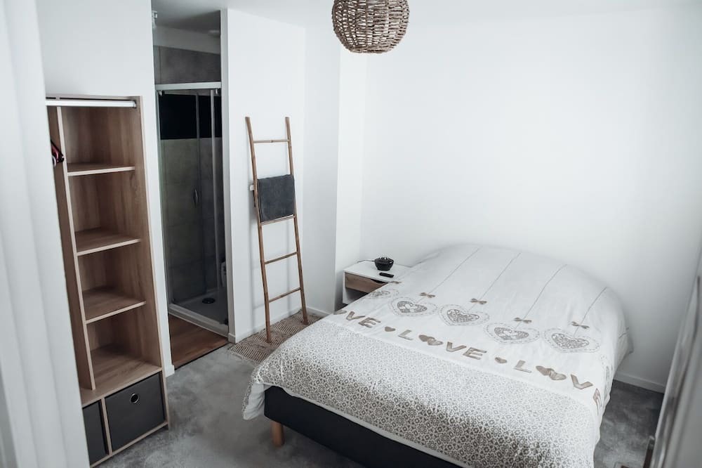 Photo of Bedroom in Ernee