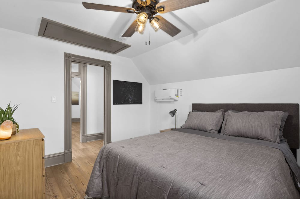 Photo of Bedroom in Tower Grove South