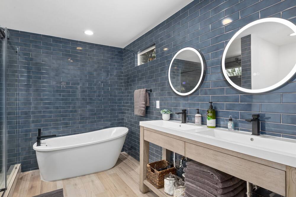 Photo of Bathroom in Tower Grove South