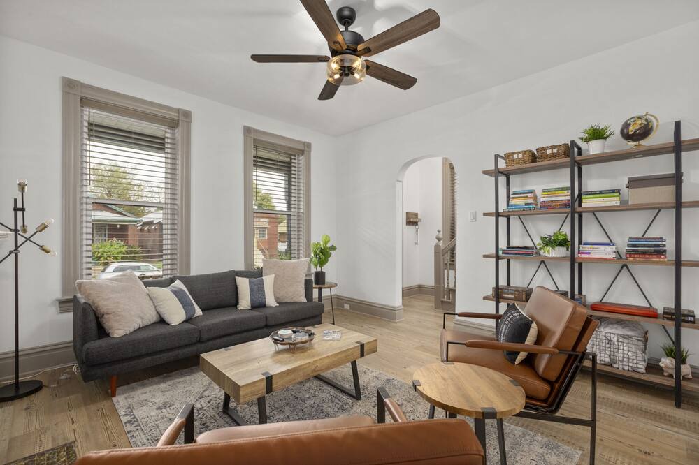Photo of Livingroom in Tower Grove South