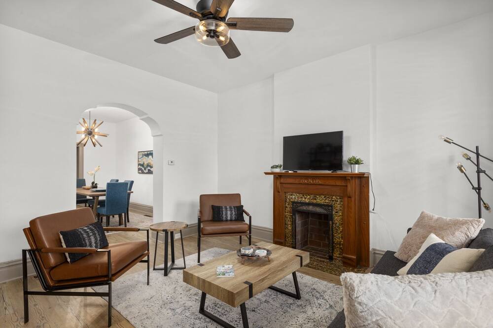 Photo of Livingroom in Tower Grove South