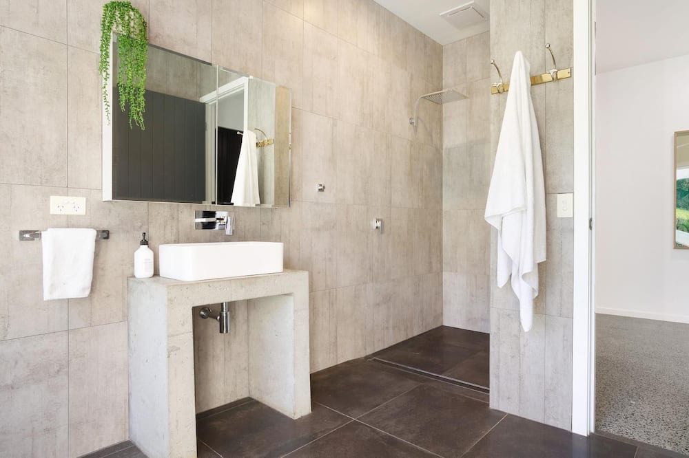 Photo of Bathroom in Tintenbar