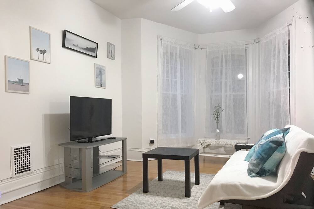 Photo of Livingroom in Eastside