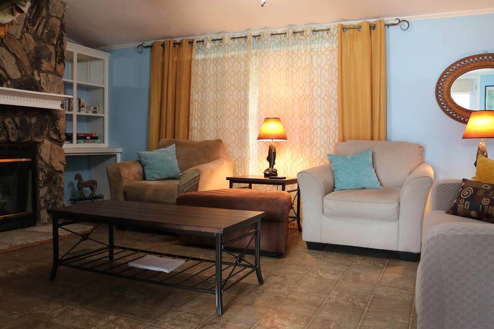Photo of Livingroom in Cotton Gin