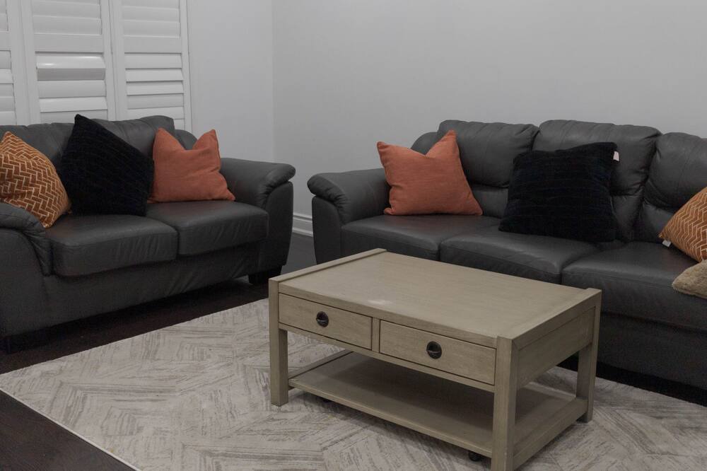 Photo of Livingroom in Mount Pleasant
