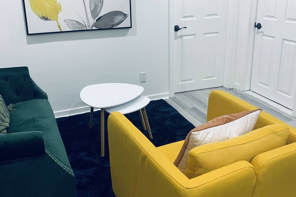 Photo of Livingroom in Pointe-aux-Trembles