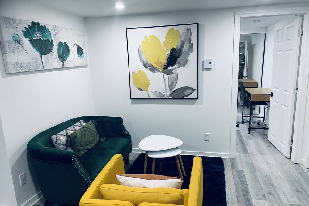 Photo of Livingroom in Pointe-aux-Trembles