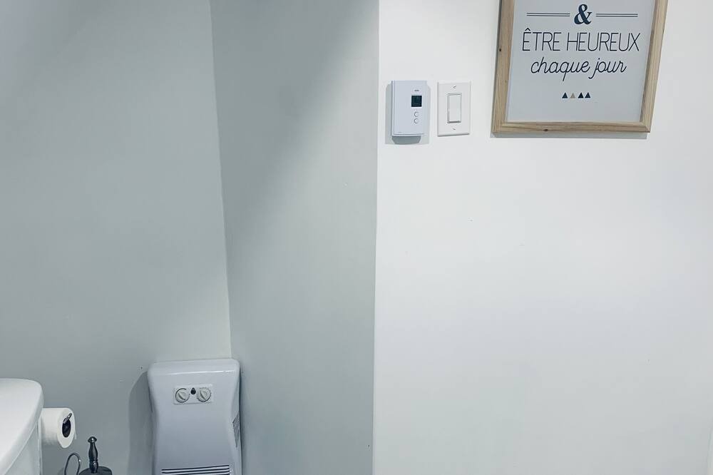 Photo of Bathroom in Pointe-aux-Trembles