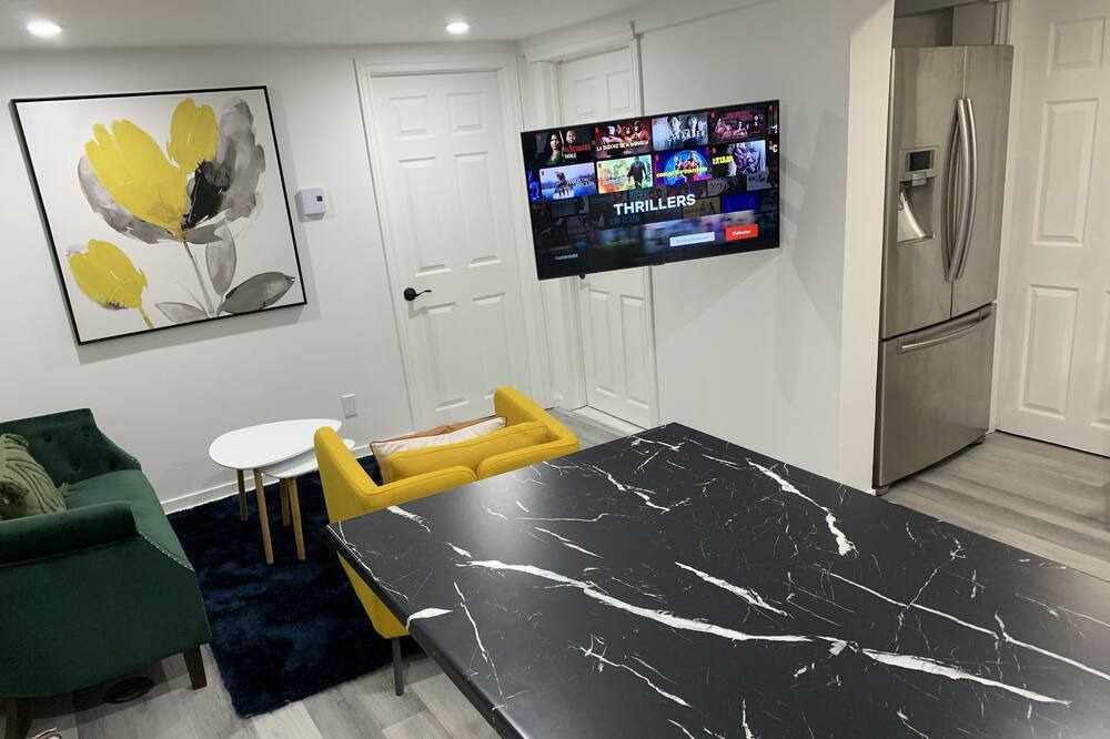 Photo of Bedroom in Pointe-aux-Trembles